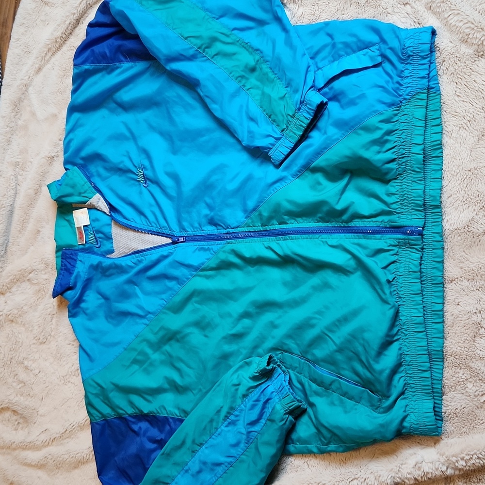 Gorgeous Nike vintage lined windbreaker